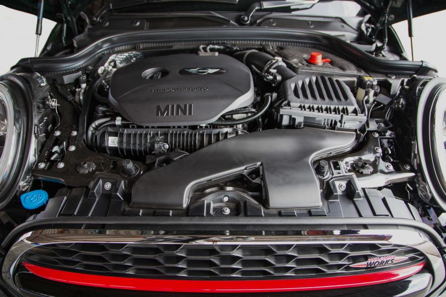  Mini Cooper S JCW 2015 года  (ZA) (фото 6 из 24)